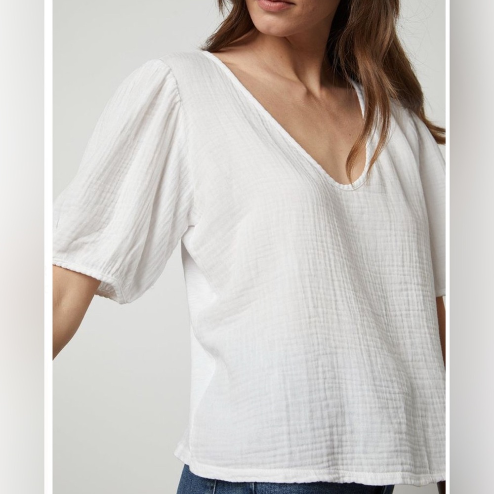 Velvet by Graham & Spencer 
LOUISA PUFF SLEEVE TOP - Size Medium